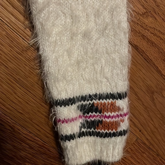 Ladies Billabong Fuzzy soft cream colored Aztec Tribal Print Sweater M - Picture 5 of 9